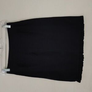 III State Women's Size 4 Fitted Skirt with Single Ruffle accent at hemline.